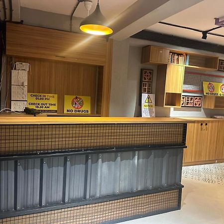Travotale Hostel And Cowork Koregaonpark Pune Zewnętrze zdjęcie