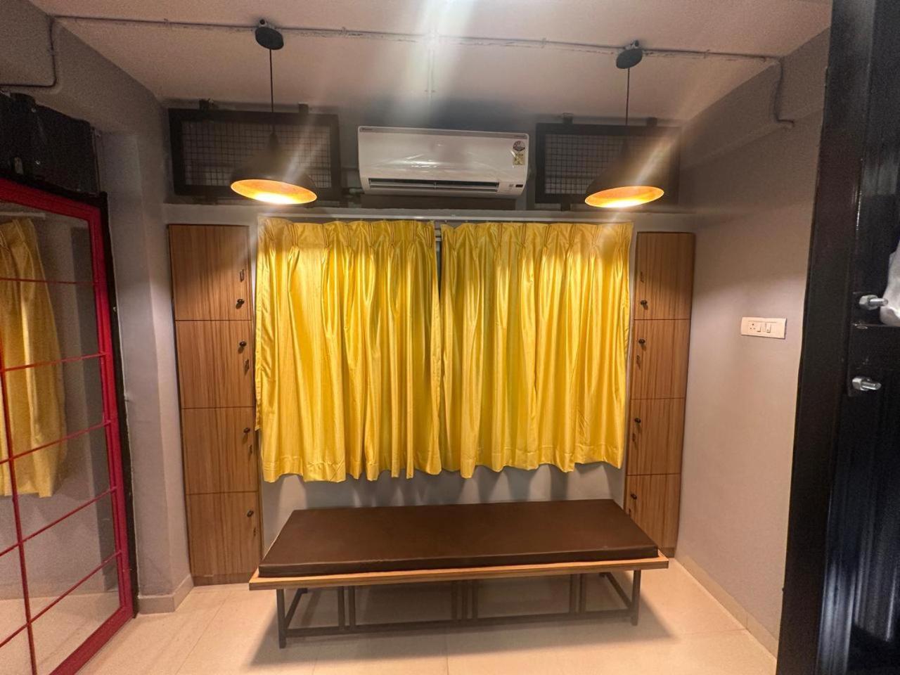 Travotale Hostel And Cowork Koregaonpark Pune Zewnętrze zdjęcie
