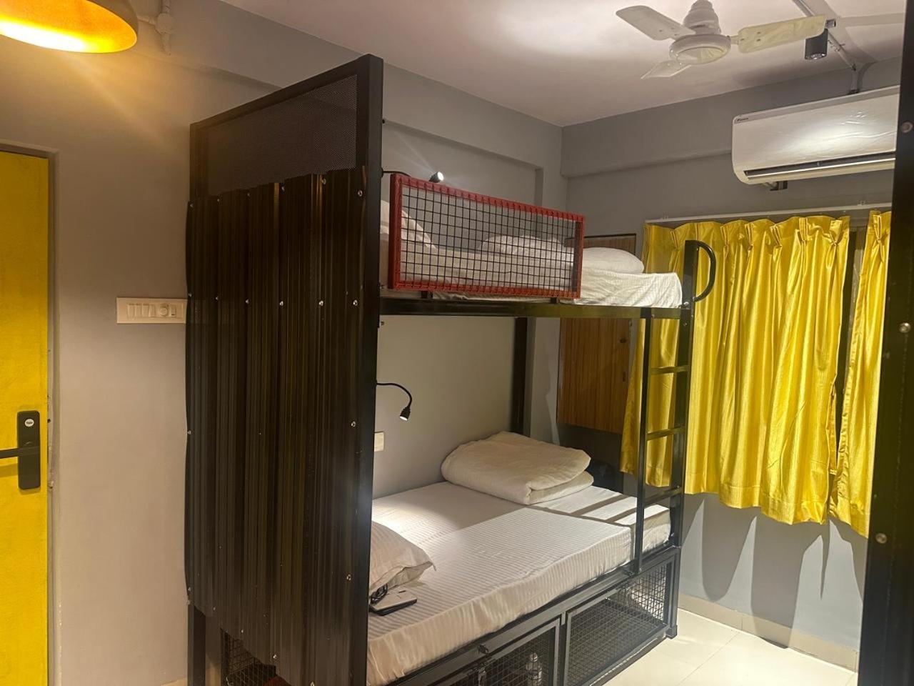 Travotale Hostel And Cowork Koregaonpark Pune Zewnętrze zdjęcie