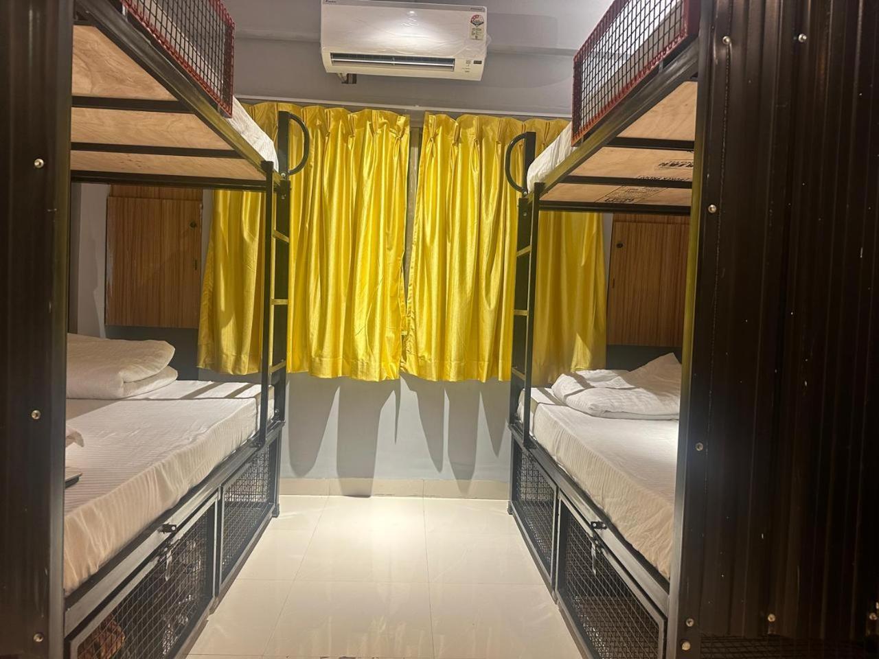 Travotale Hostel And Cowork Koregaonpark Pune Zewnętrze zdjęcie