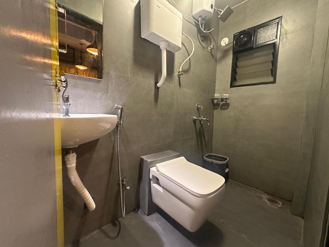 Travotale Hostel And Cowork Koregaonpark Pune Zewnętrze zdjęcie