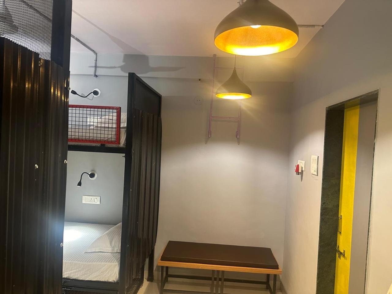 Travotale Hostel And Cowork Koregaonpark Pune Zewnętrze zdjęcie