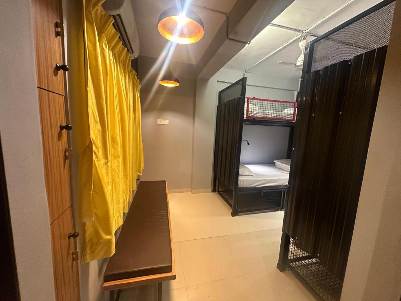 Travotale Hostel And Cowork Koregaonpark Pune Zewnętrze zdjęcie