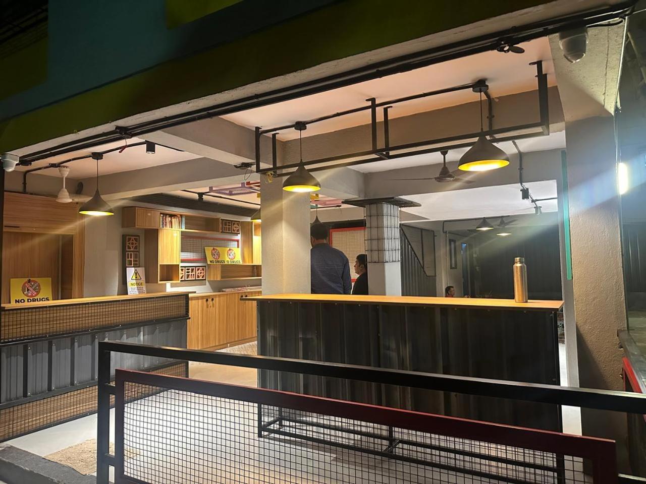 Travotale Hostel And Cowork Koregaonpark Pune Zewnętrze zdjęcie