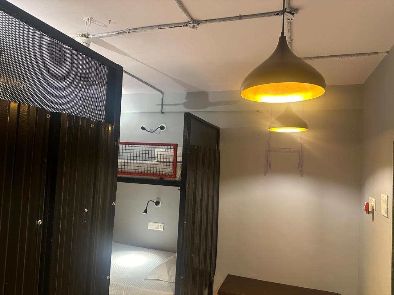 Travotale Hostel And Cowork Koregaonpark Pune Zewnętrze zdjęcie