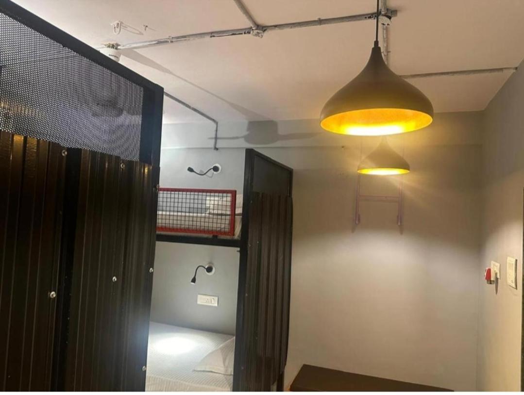 Travotale Hostel And Cowork Koregaonpark Pune Zewnętrze zdjęcie