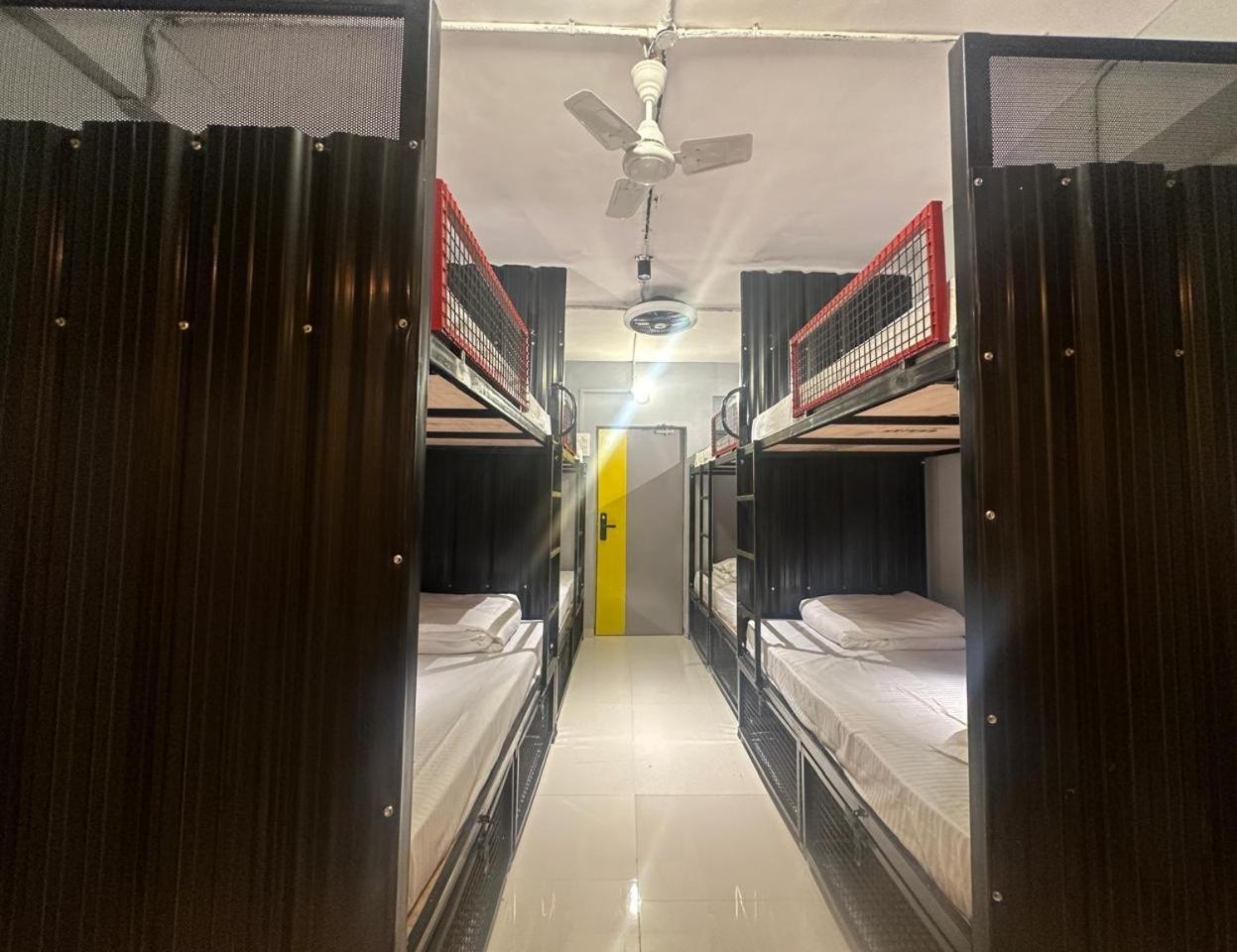 Travotale Hostel And Cowork Koregaonpark Pune Zewnętrze zdjęcie